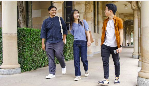 昆士兰大学商科本科，为自己配备在会计、银行、金融或商业分析职业中取得成功的知识和技能
