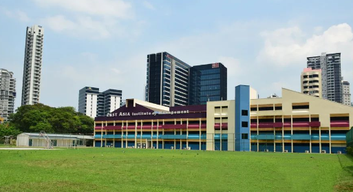 东亚管理学院商业与金融荣誉学士学位